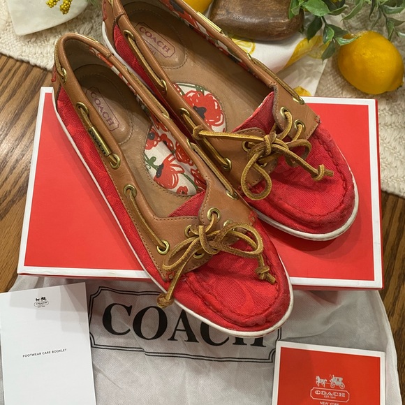 AUTHENTIC COACH, 6.5 medium width, Hibiscus/Ginger color. Paid 179.99 for them. - Picture 2 of 6